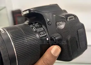Photo - Canon Eos 700d / Rebel T5i