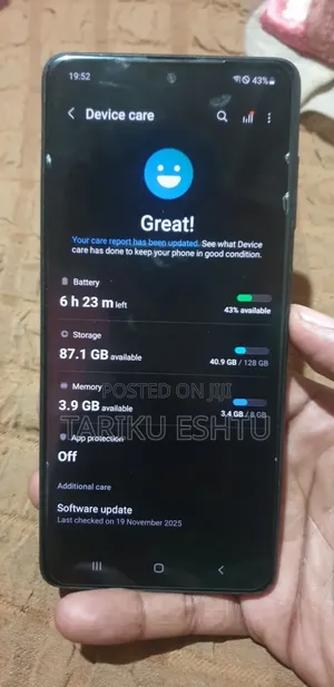 Photo - New Samsung Galaxy A71 128 GB Blue