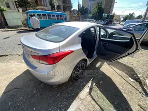 Hyundai Elantra 2013 Silver