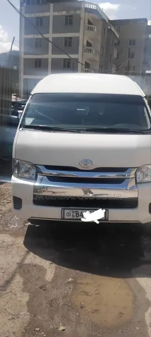 Photo - Toyota HiAce 2021 White