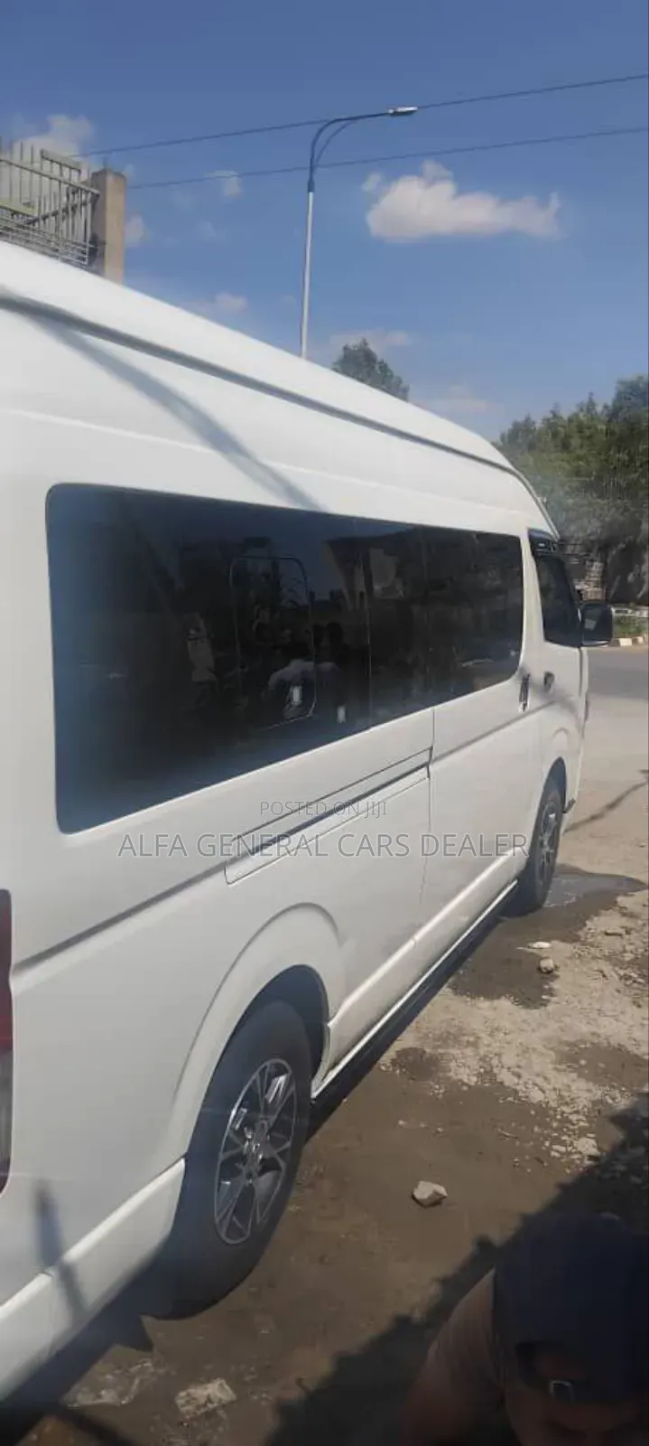 Toyota HiAce 2021 White