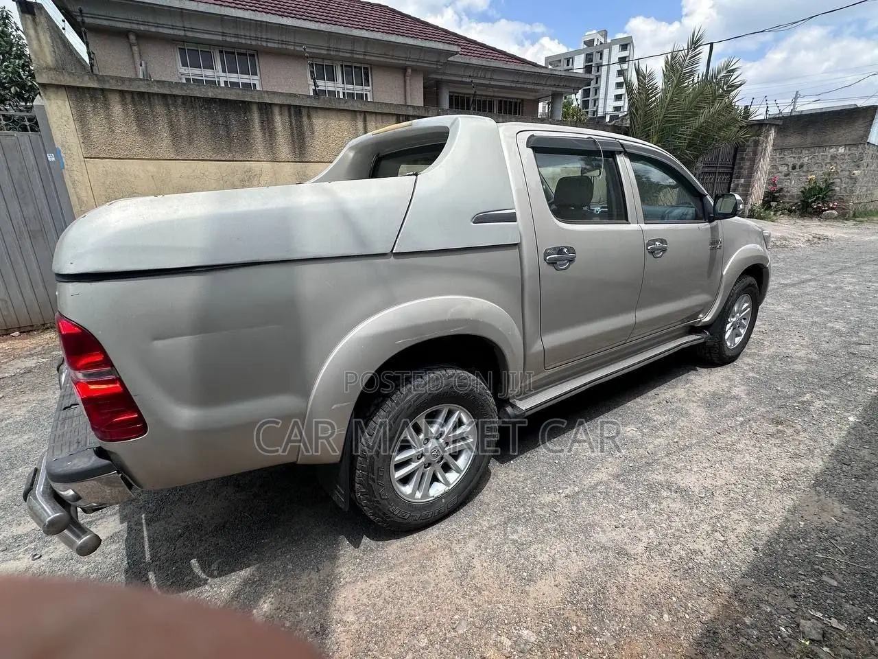 Toyota Hilux 3.0 D-4D 4x4 2014 Gold