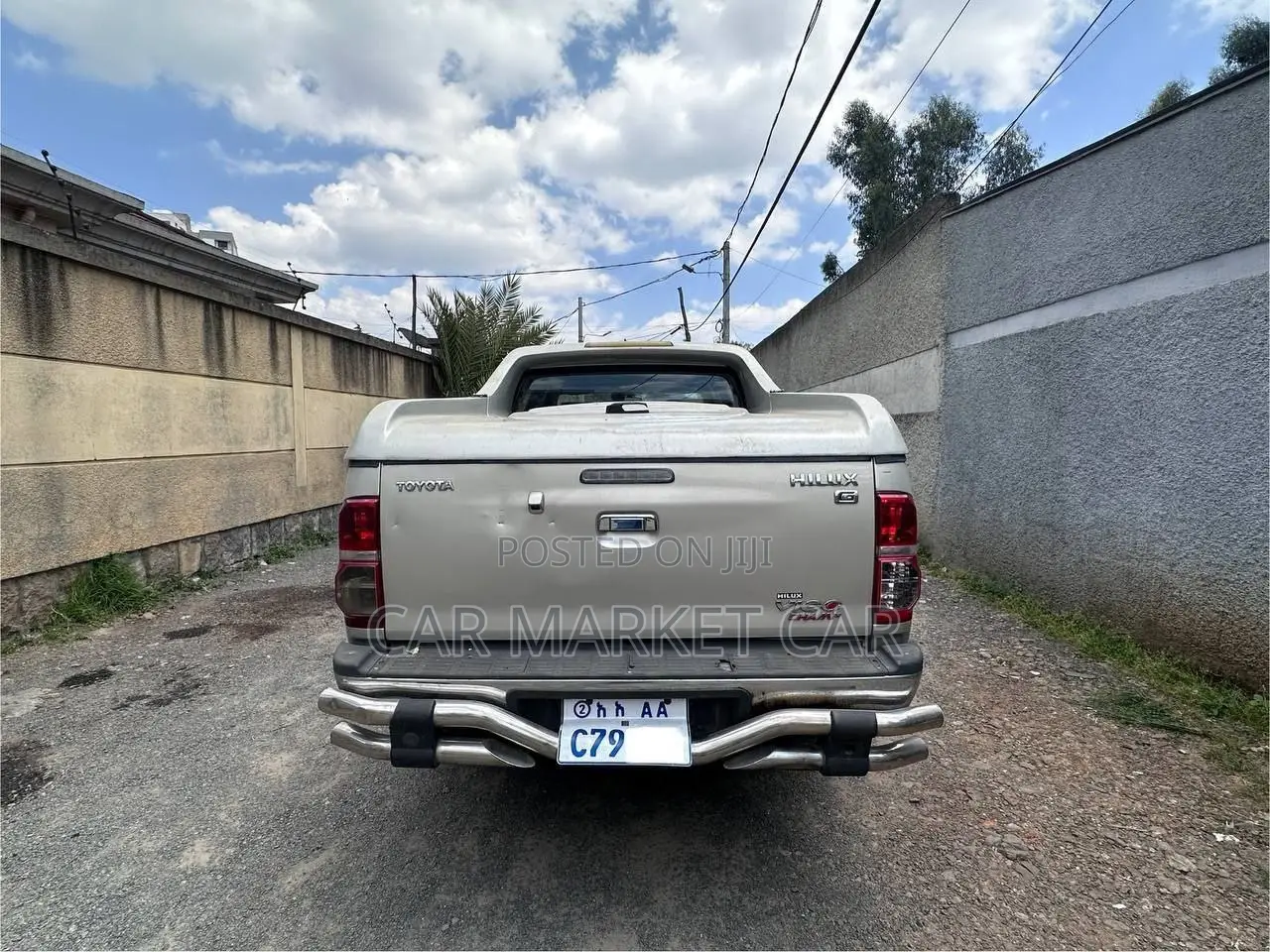 Toyota Hilux 3.0 D-4D 4x4 2014 Gold