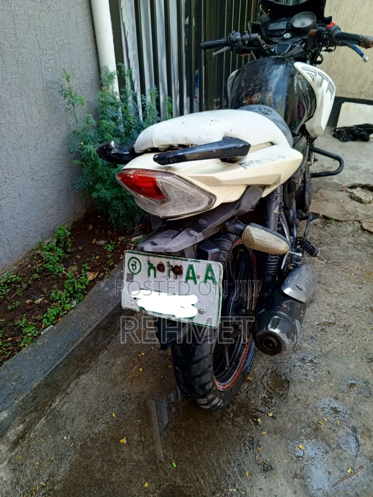 TVS Apache 180 RTR 2016 Black