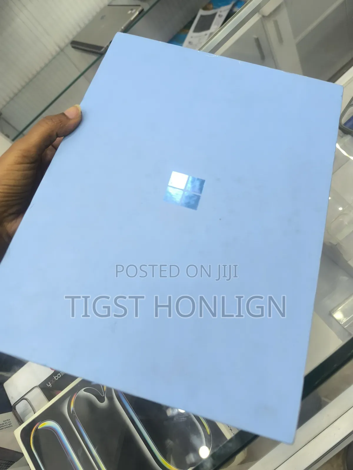 New Microsoft Surface Pro 11th Edition, a Copilot+ PC 16GB SSD 1T