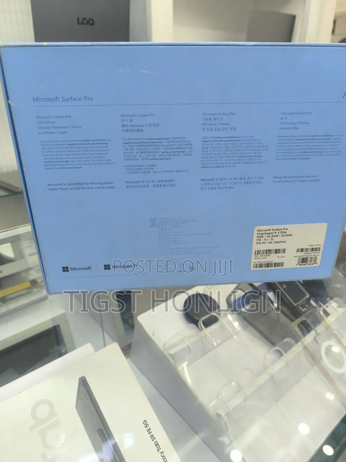 New Microsoft Surface Pro 11th Edition, a Copilot+ PC 16GB SSD 1T