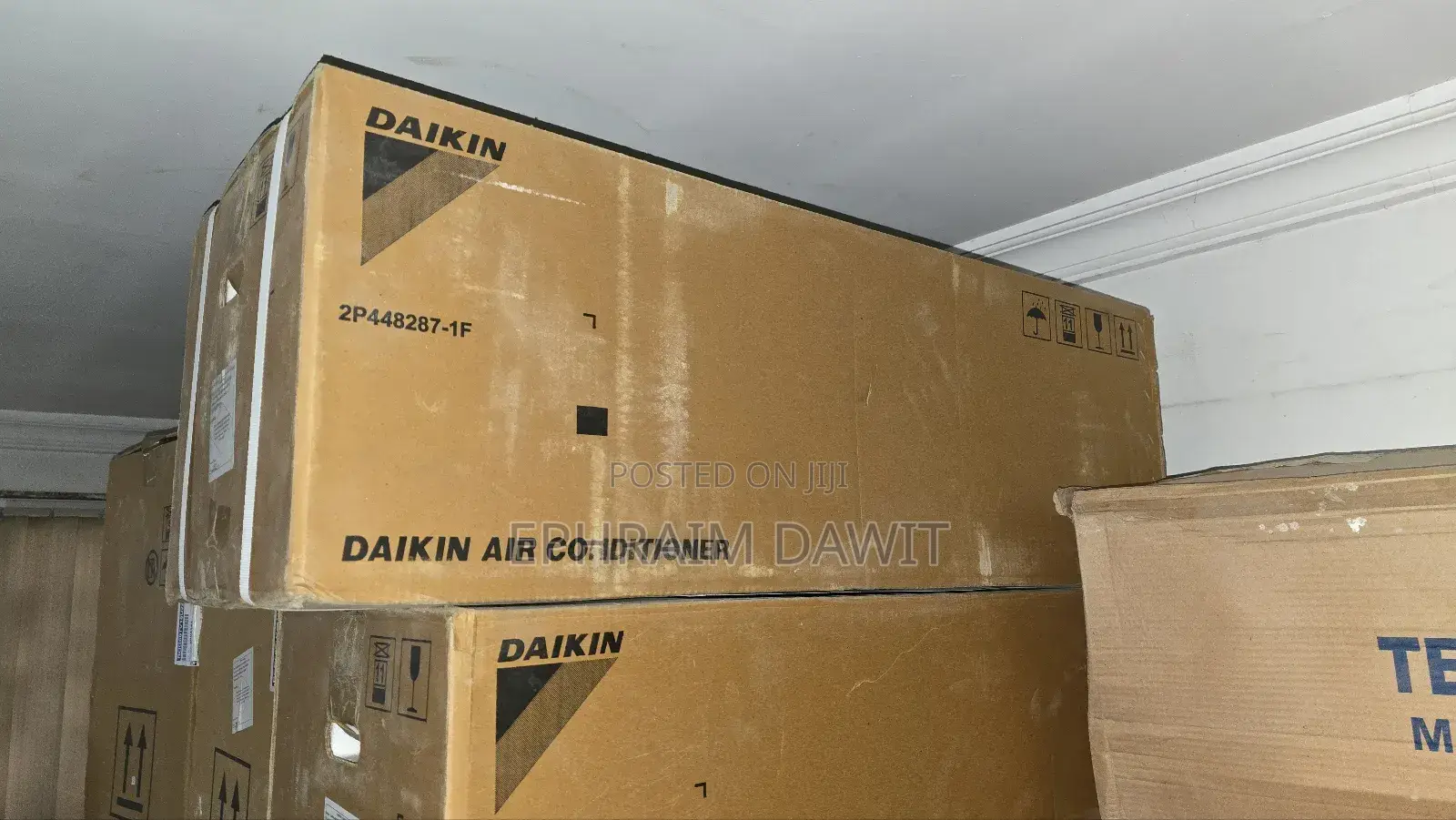 Daikin 24,000 Btu Indoor and Outdoor Ac(Air-Conditioning) Unit