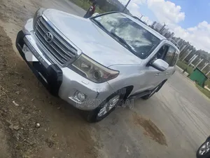 Toyota Land Cruiser 4.5 V8 GX-R 2014 Silver
