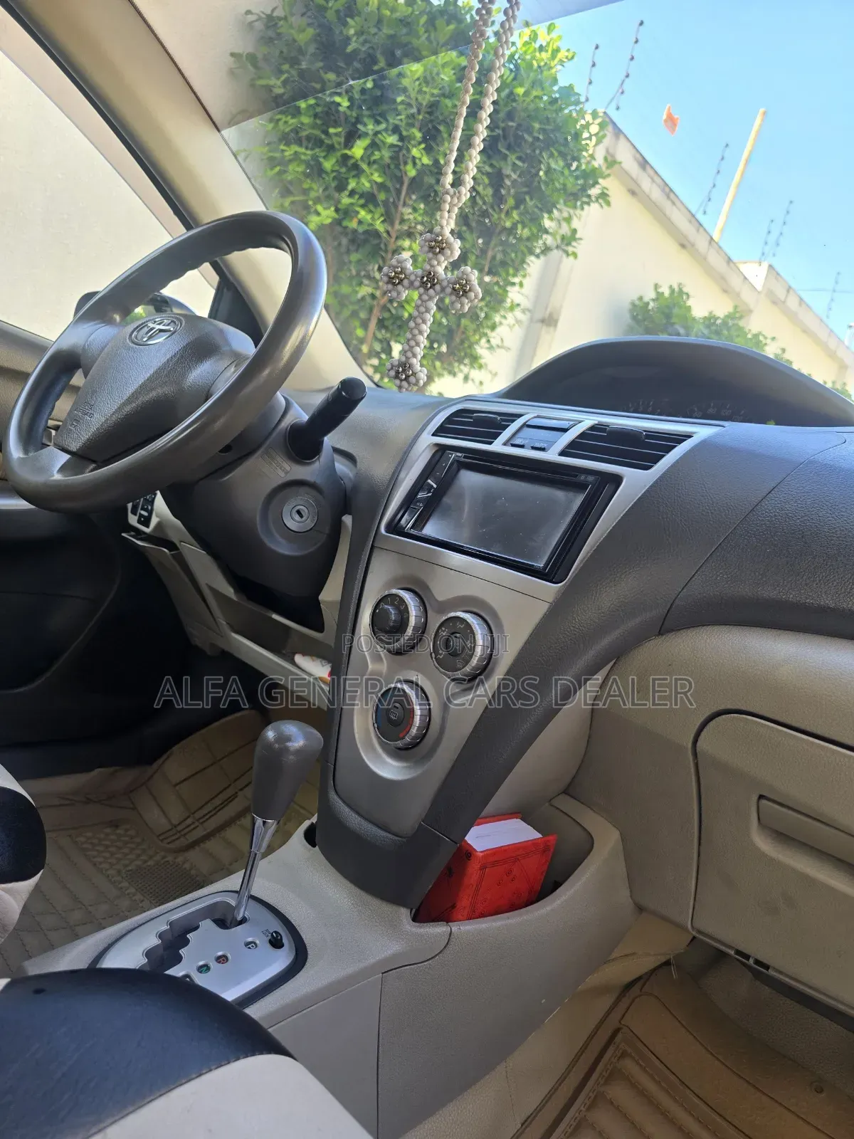 Toyota Belta 2010 Silver