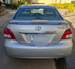 Toyota Belta 2010 Silver