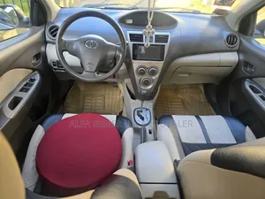 Toyota Belta 2010 Silver