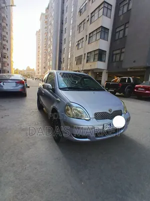 Photo - Toyota Vitz 2004 Silver