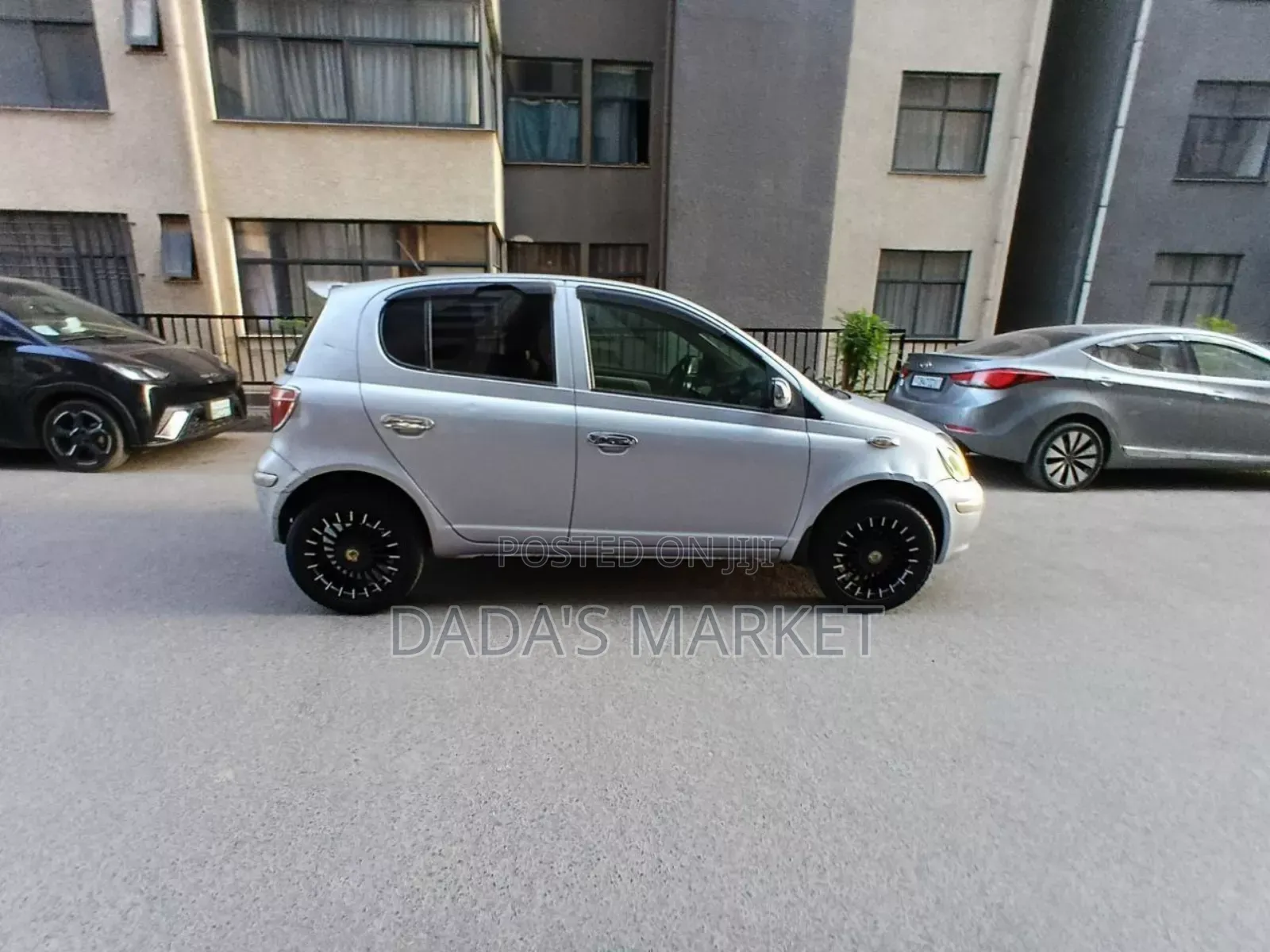 Toyota Vitz 2004 Silver