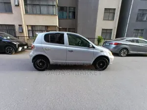 Toyota Vitz 2004 Silver