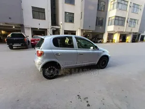 Toyota Vitz 2004 Silver