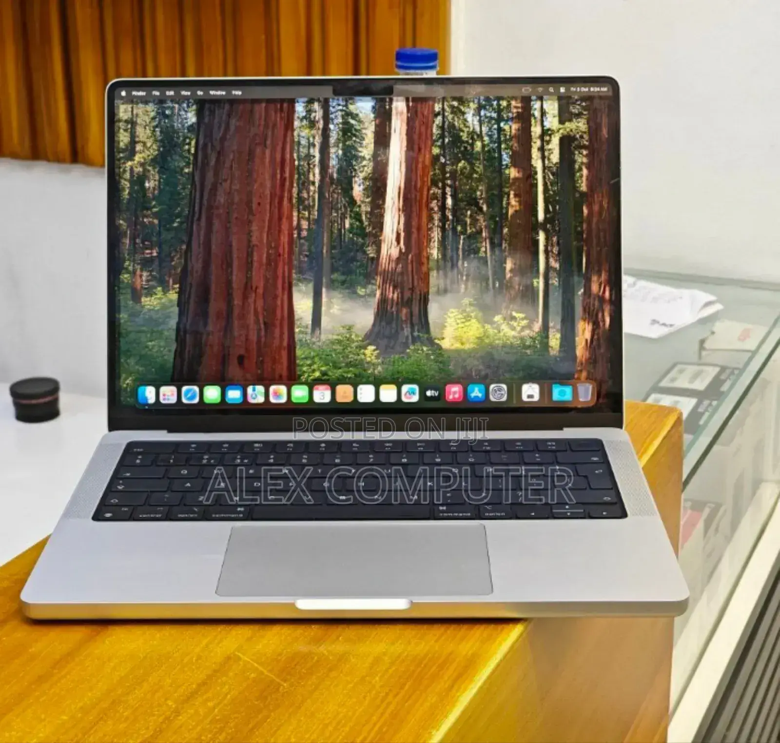 New Laptop Apple MacBook 16GB Apple M1 Pro SSD 512GB