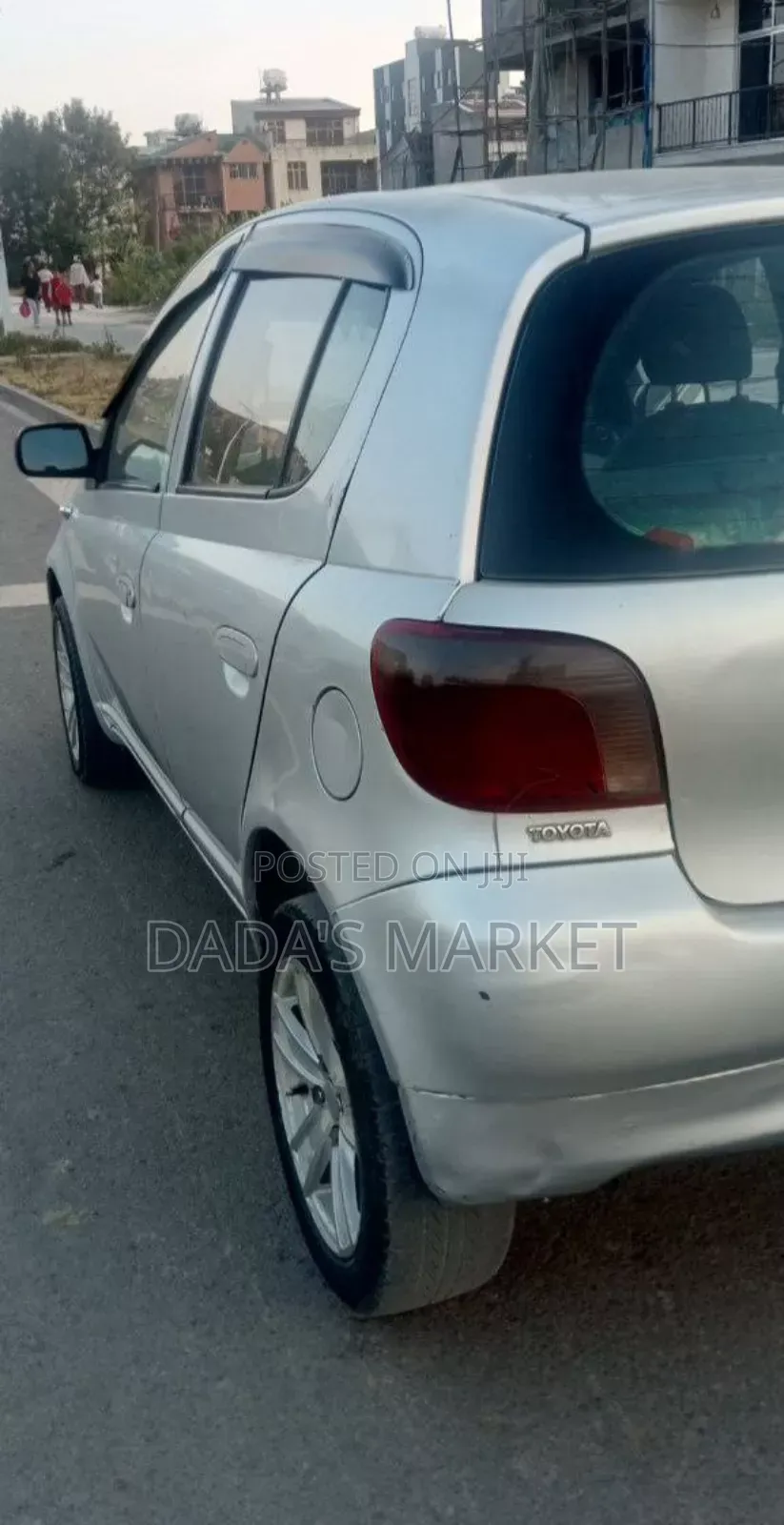 Toyota Vitz 2000 Silver