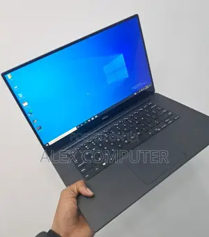 New Laptop Dell Precision 5520 16GB Intel Core I7 SSD 512GB