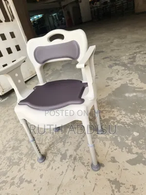 Photo - Commode Chair轟動brand New Commode Chair夷陵toilet Chair𡯁你commode Chair