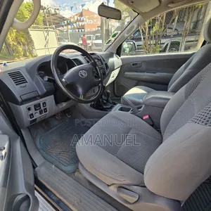 Toyota Hilux 2006 Black