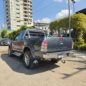 Toyota Hilux 2006 Black