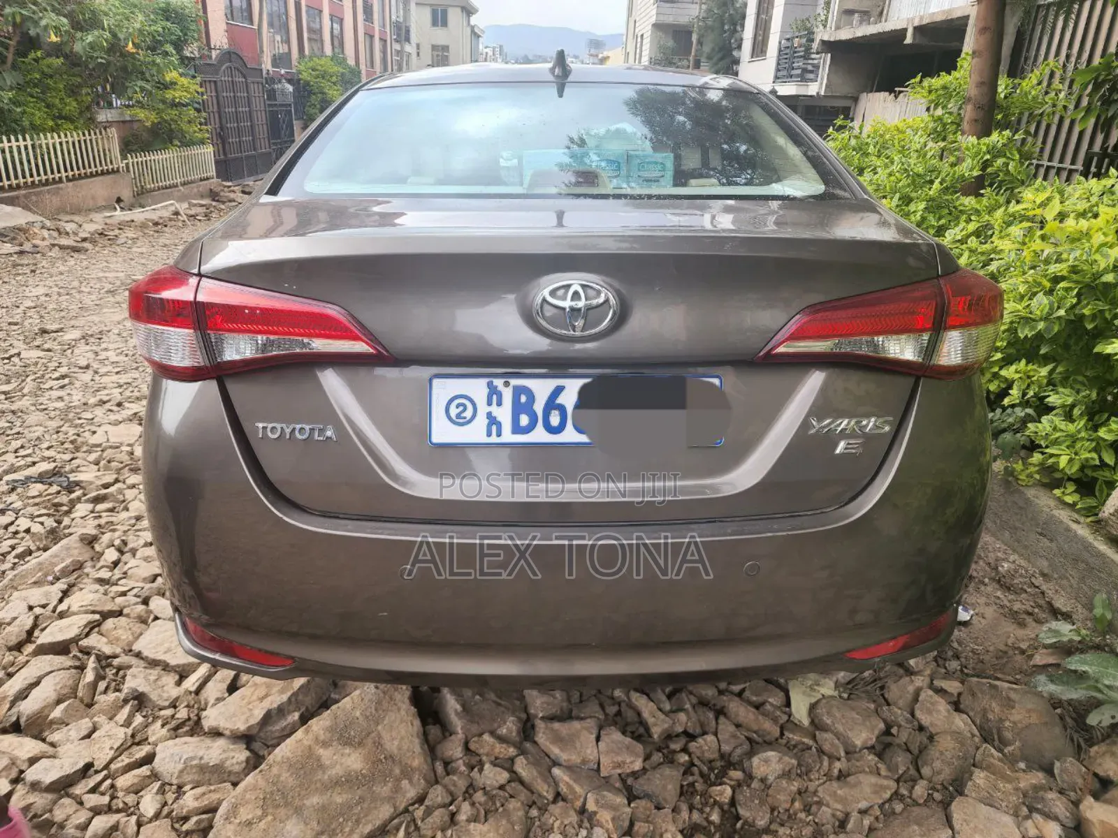 Toyota Yaris 2020 Gray