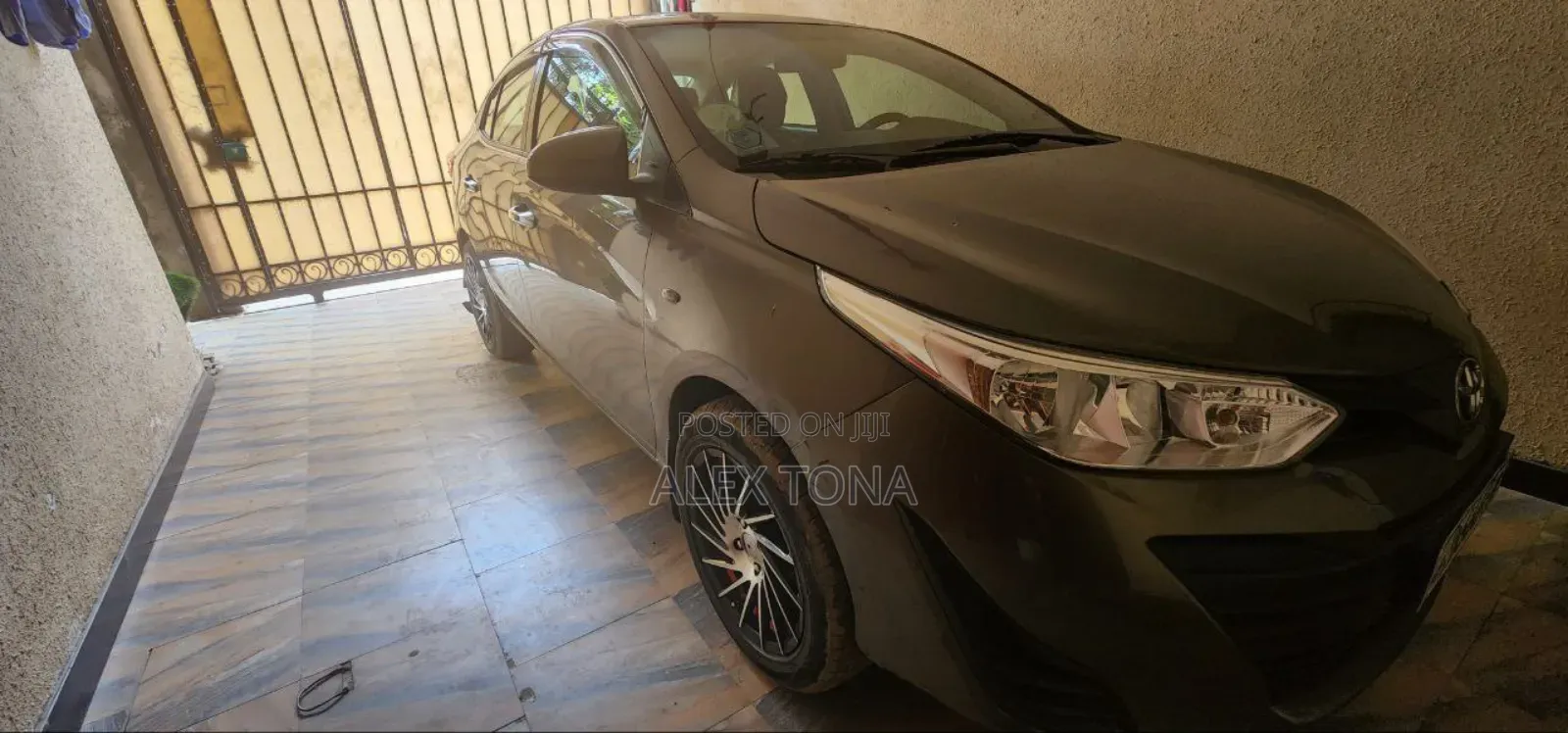 Toyota Yaris 2020 Gray