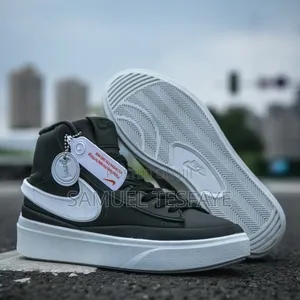 Photo - Nike B L a Z E R