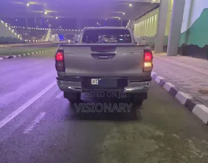 Toyota Hilux 2017 Brown