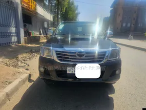 Photo - Toyota Hilux 2012 Matt Black
