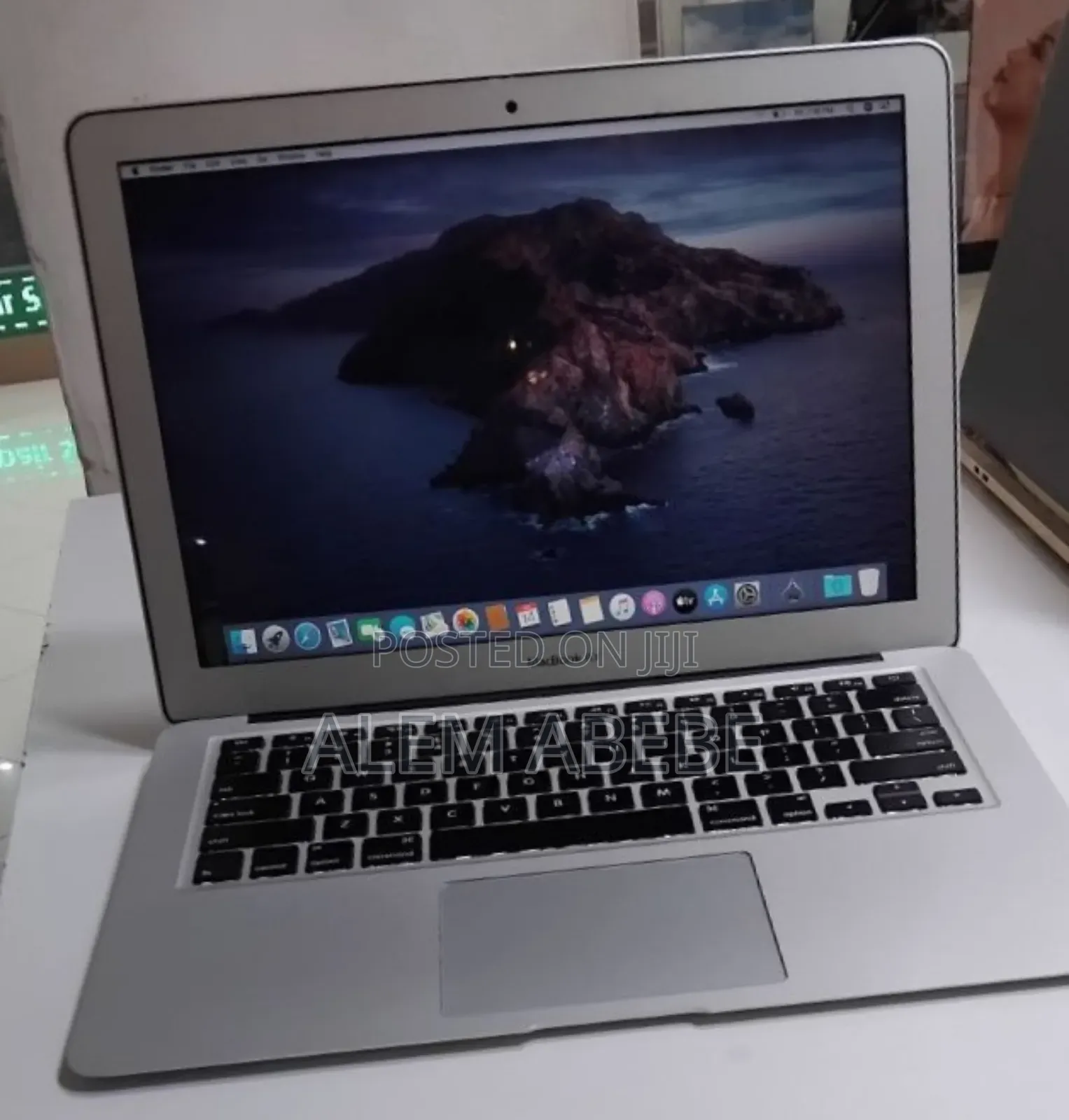 New Laptop Apple MacBook Air 2014 4GB Intel Core I5 SSD 256GB