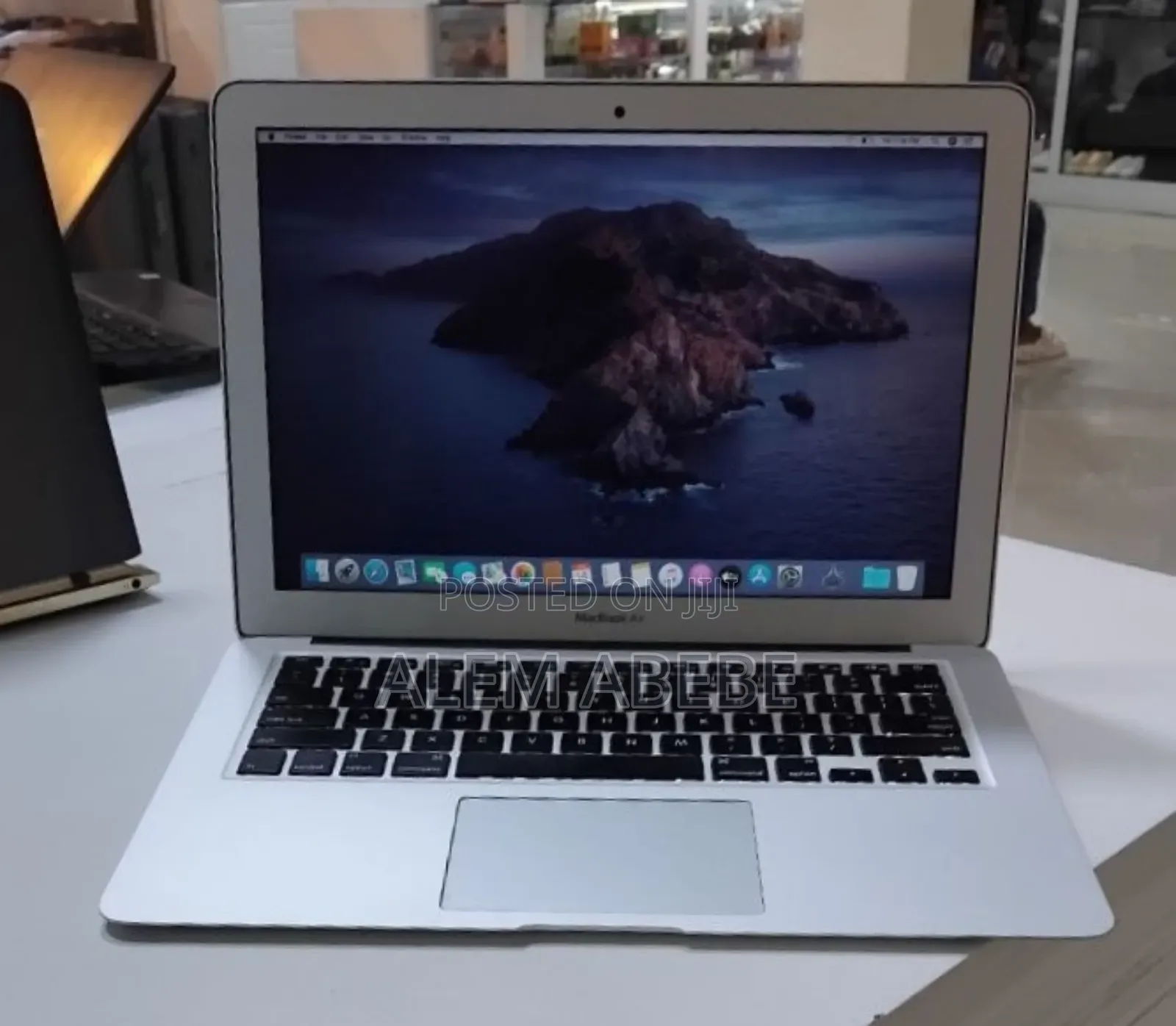 New Laptop Apple MacBook Air 2014 4GB Intel Core I5 SSD 256GB