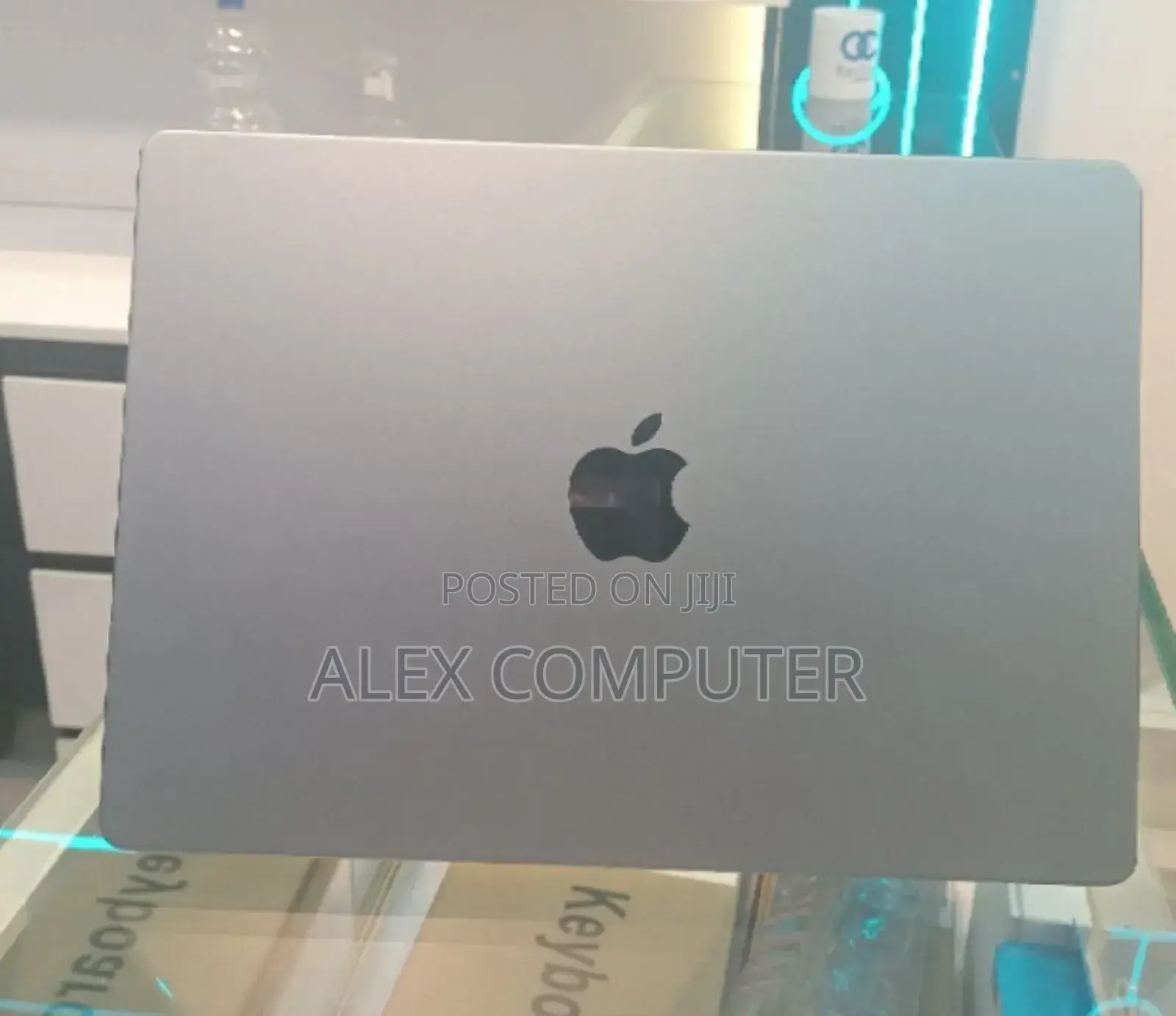 New Laptop Apple MacBook 24GB Apple M3 SSD 512GB