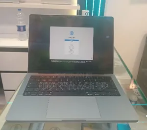 New Laptop Apple MacBook 24GB Apple M3 SSD 512GB