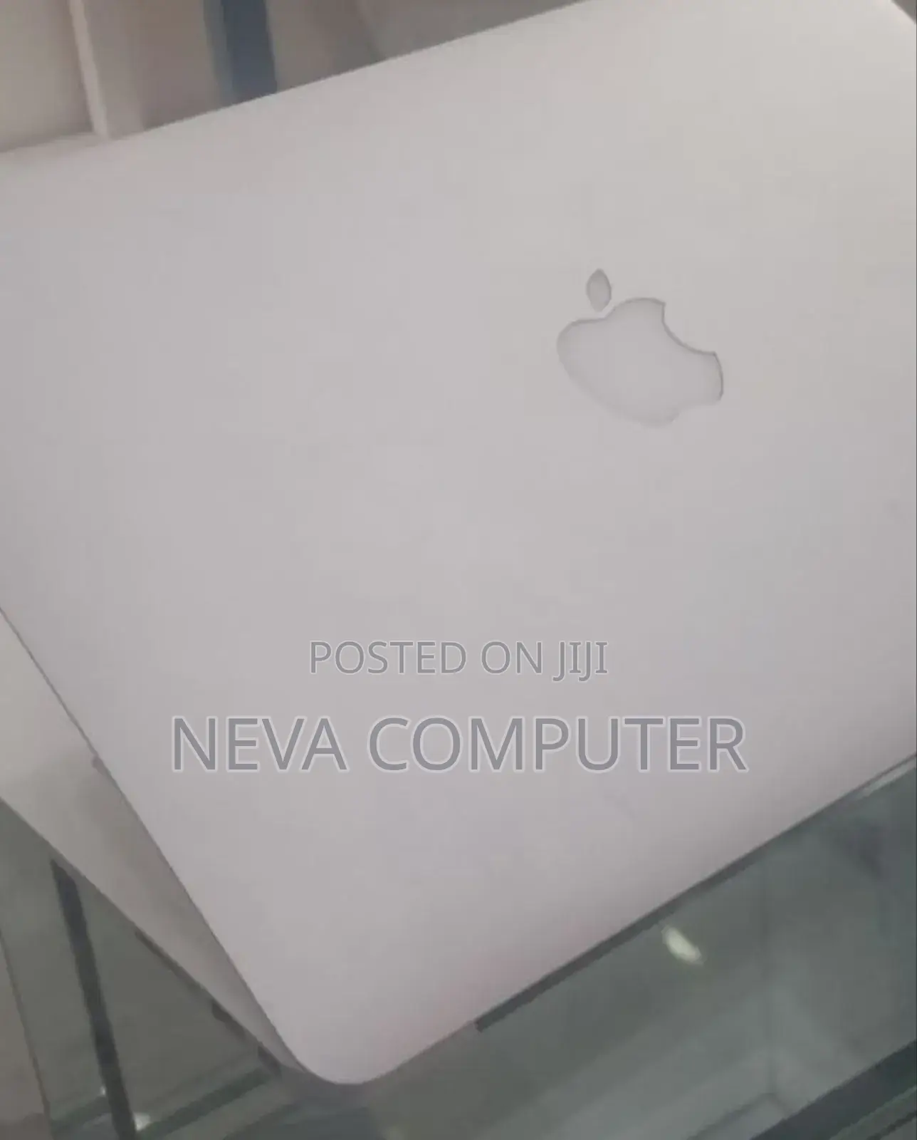 New Laptop Apple MacBook Air 2022 M2 4GB Intel Core I5 SSD 128GB