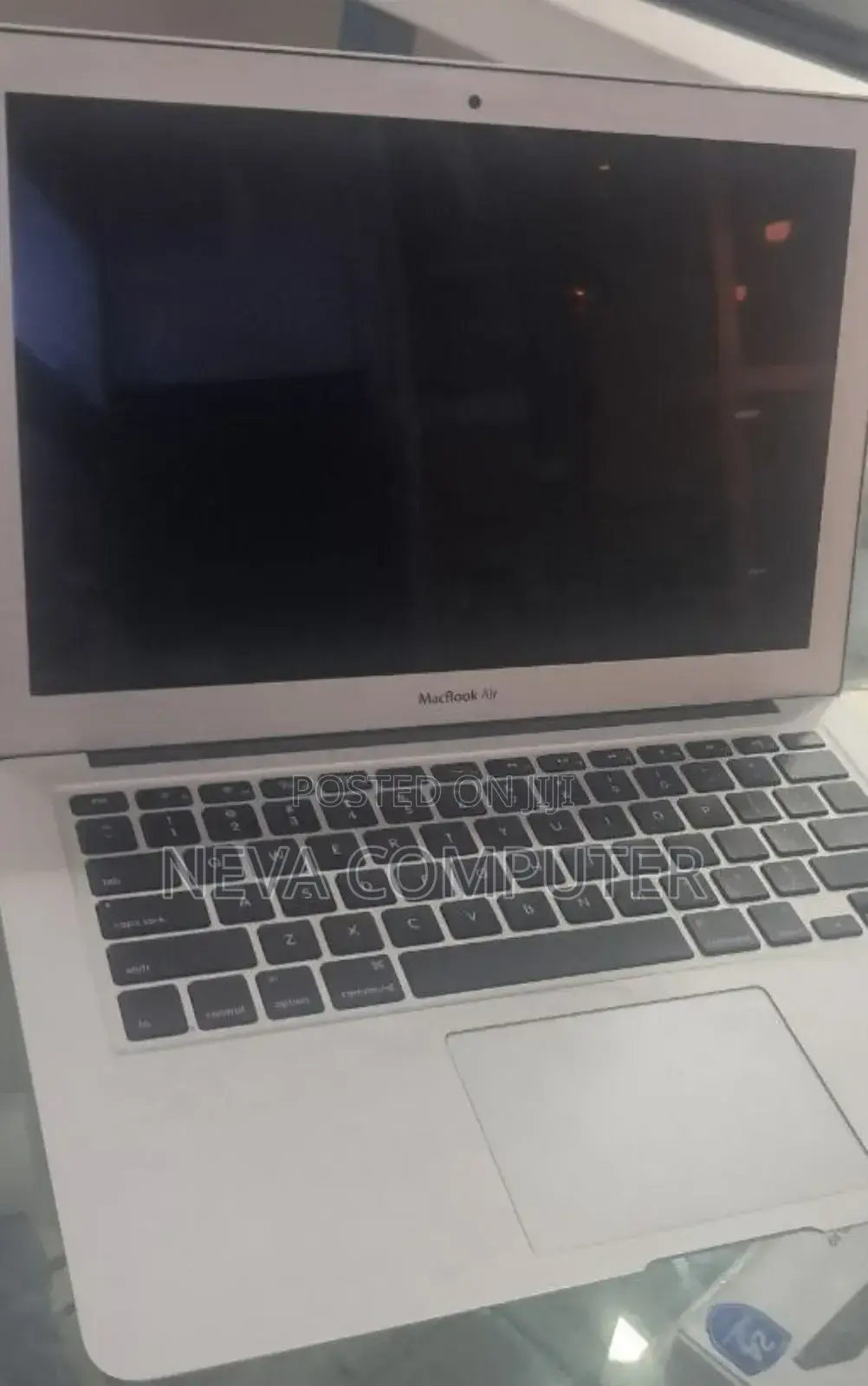 New Laptop Apple MacBook Air 2022 M2 4GB Intel Core I5 SSD 128GB