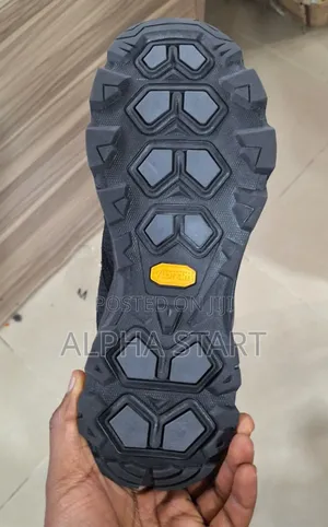  New Arrival  
  Columbia Hiking Sneakers 
 Made in Vietnam