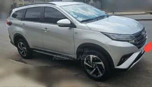 Toyota Rush 2023 Silver