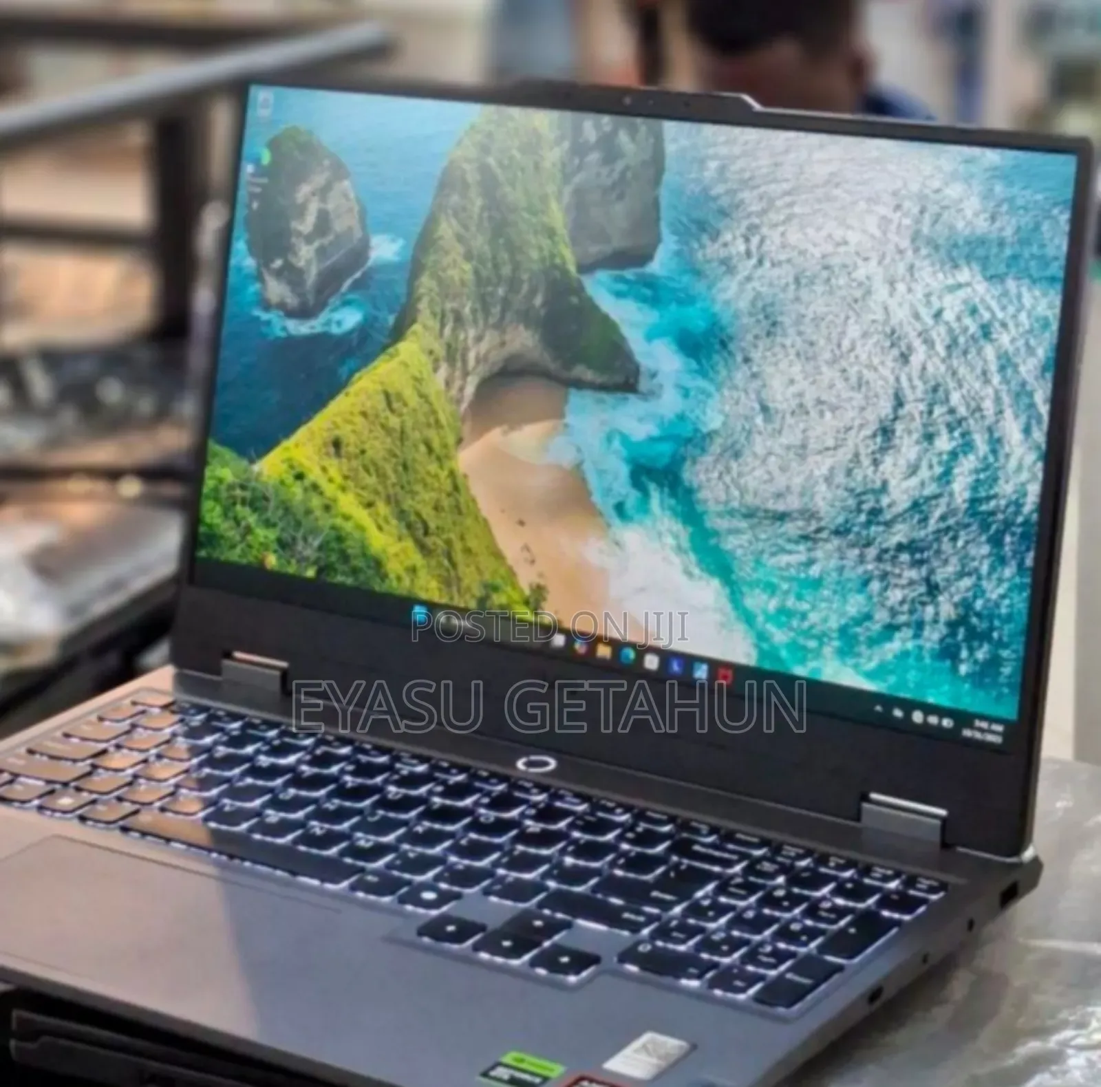 New Laptop Lenovo LOQ 15ARP9 16GB AMD Ryzen 7 SSD 1T