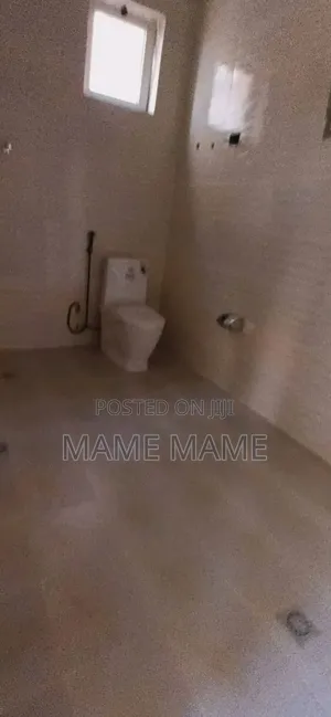 5bdrm House in Addis Abeba, Bole for sale