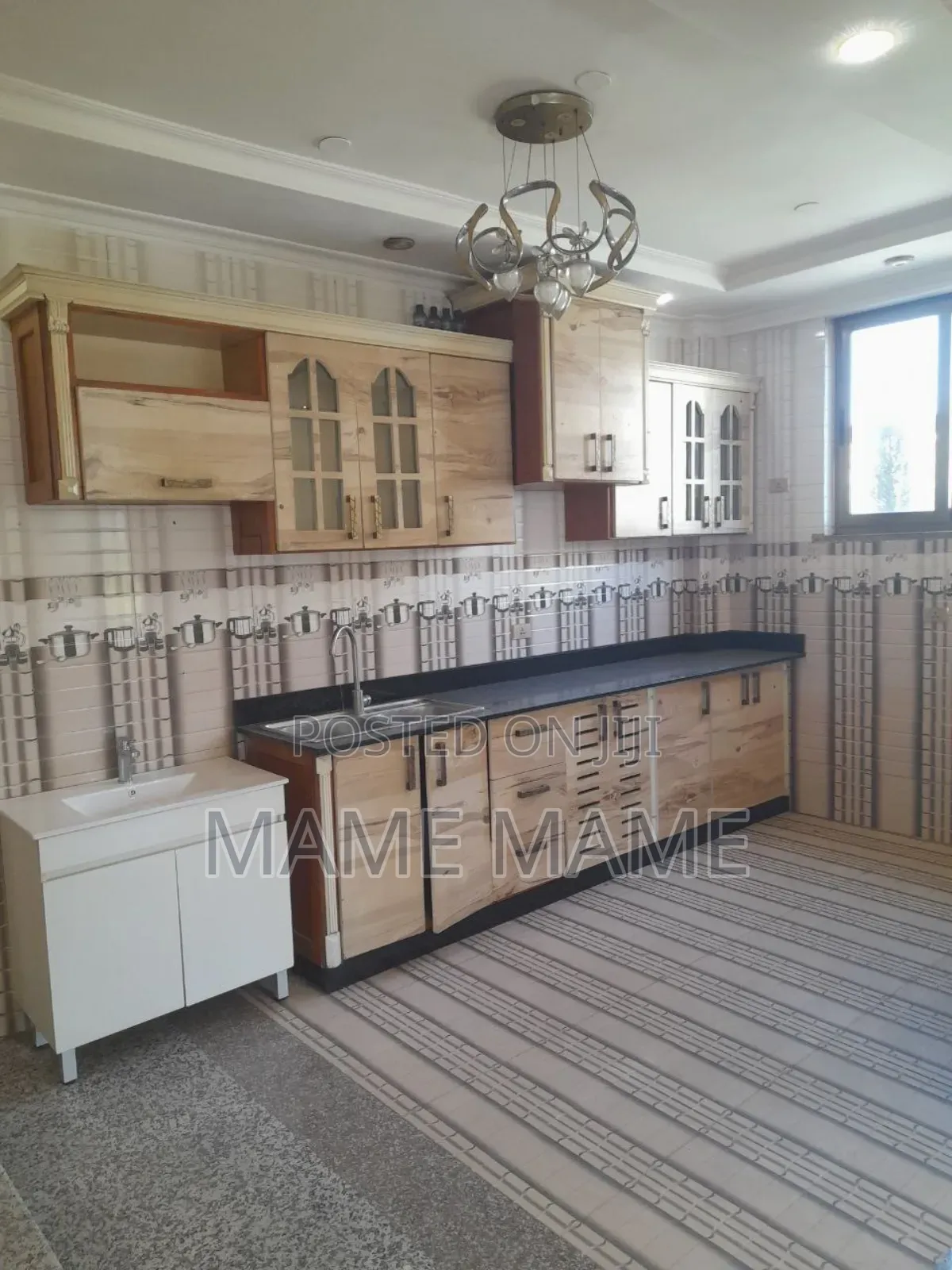 5bdrm House in Addis Abeba, Bole for sale