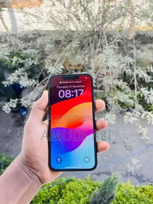 Photo - Apple iPhone 13 128 GB Black