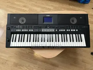 Photo - Yamaha S650 Keyboard