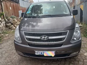 Photo - Hyundai H1 2.4 GLS 2012 Black