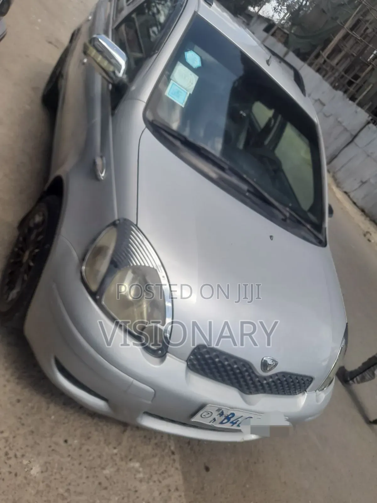 Toyota Vitz 2002 Off white