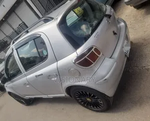 Toyota Vitz 2002 Off white