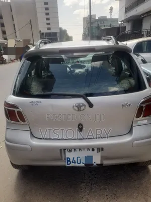 Toyota Vitz 2002 Off white