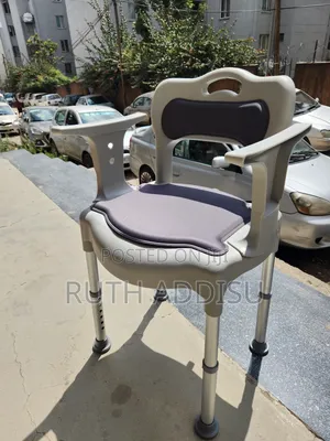 Photo - Commode Chair輕微best Rubber on Ceramic Commode Chair輕輕commode Chair
