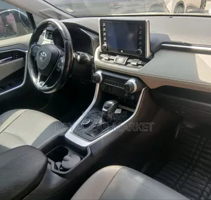 Toyota RAV4 2019 Green