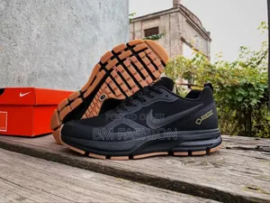 Nike Air Gore-Tex Casual Shoes in Black